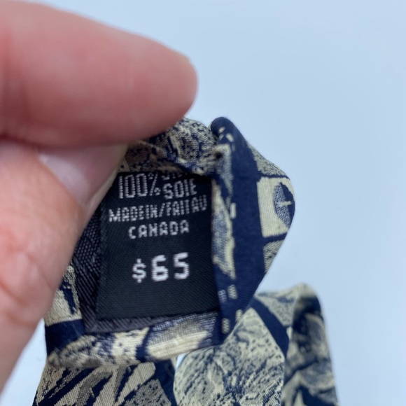 Braemore 100% Italian Silk Tie Made In Canada Blue & Light Gold Floral Block - Picture 5 of 8